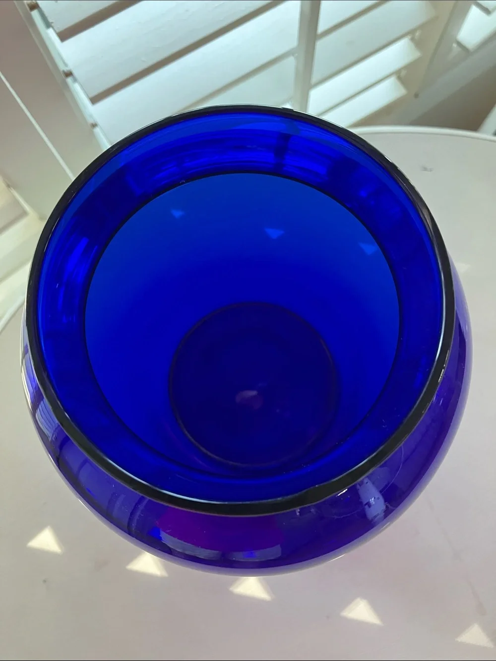 Beautiful Classic Cobalt Blue Glass Decorative Vase , 8” Tall